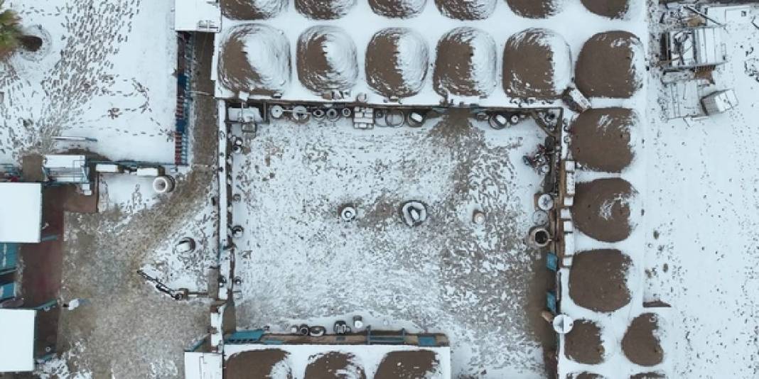 Yazın sıcaktan nefes aldırmıyordu şimdi beyaza büründü! Türkiye’nin en sıcak illerinden: Kar yağışı orayı da etkiledi 4